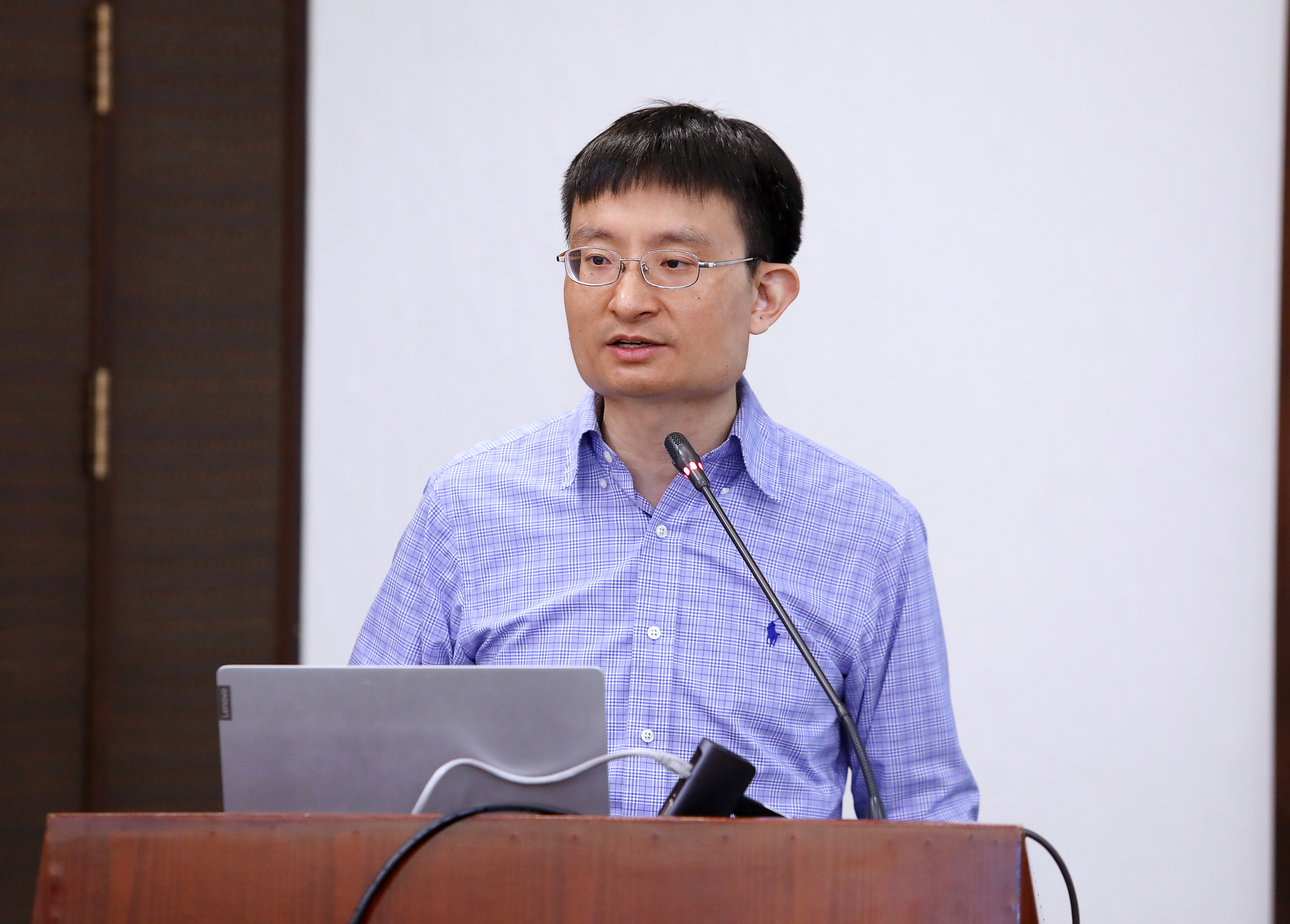 20220214-成人自拍视频-国产自拍成人
荣获首届“首都生态文明奖”-拍摄者不详-侯德义副教授.jpg